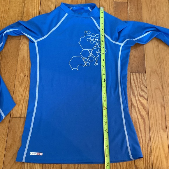 Under Armour Bundle of 1 Regular/1 Heat Gear UPF 30 Tops - Picture 13 of 15